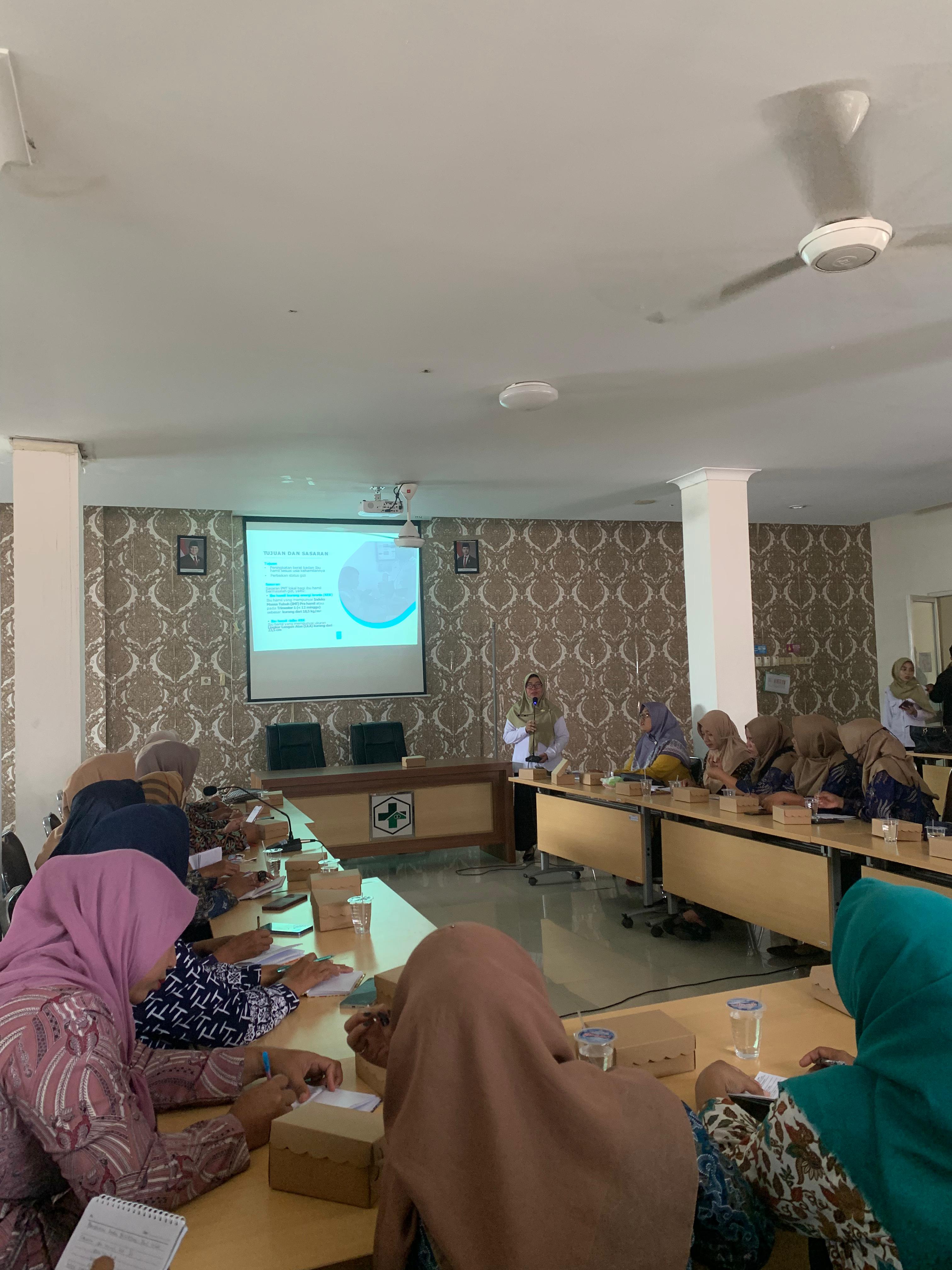 Cegah stunting, Puskesmas Tempeh Latih Kader Membuat PMT Lokal